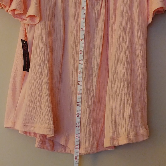 💲3 for 15💲Sexy and flirty light pink top - Picture 4 of 5